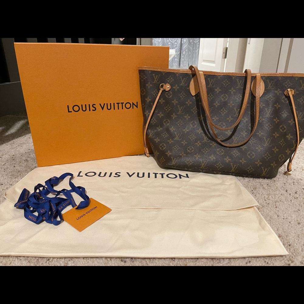 SOLD. Louis Vuitton Neverfull MM